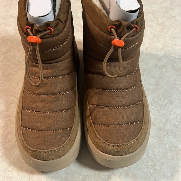 UGG Men’s size 8 snow boots. NEW! - Picture 5 of 10